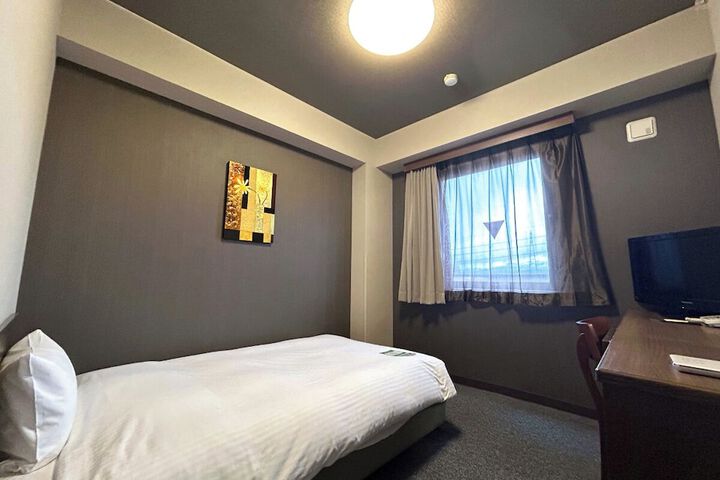 Room 3 of 21