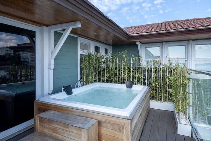 Hot Tub 121 of 184