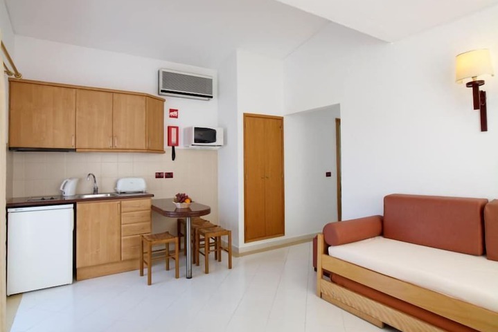 Room 21 of 65