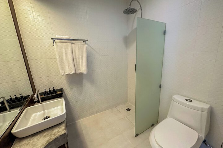 Room 26 of 46