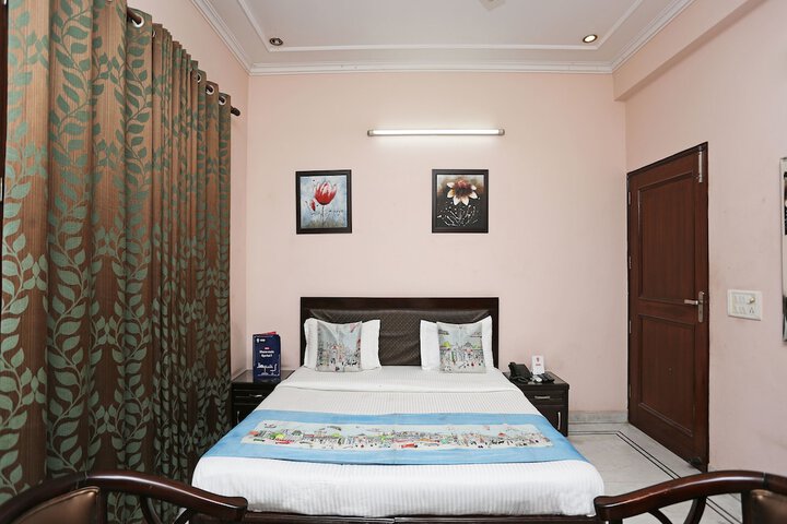 OYO Rooms Galleria Market 2