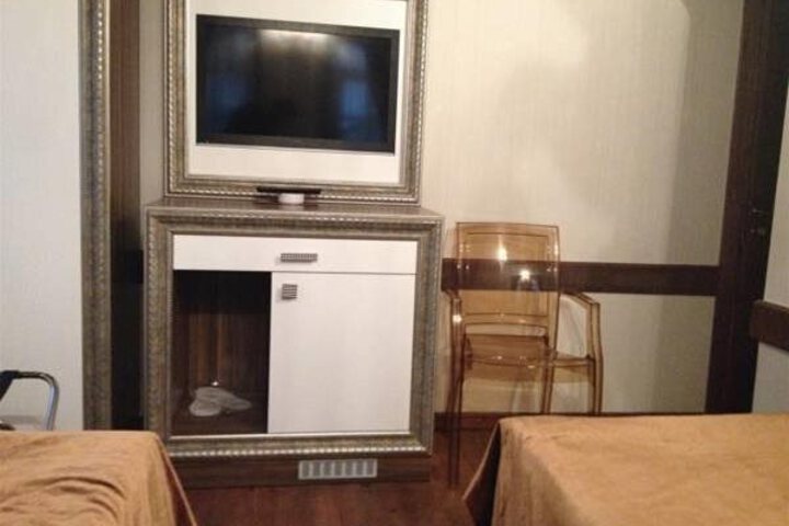 Photo 6