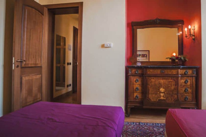 Room 6 of 81