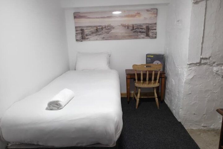 Room 64 of 108
