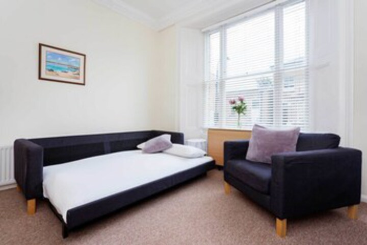 Room 9 of 15