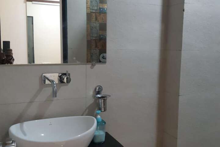 Room 30 of 43