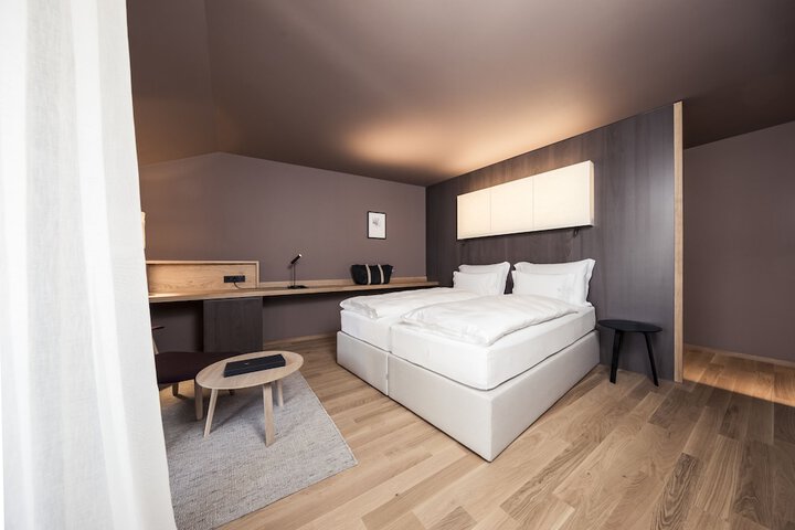 Room 10 of 56