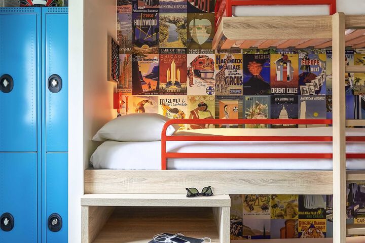 Room 3 of 61