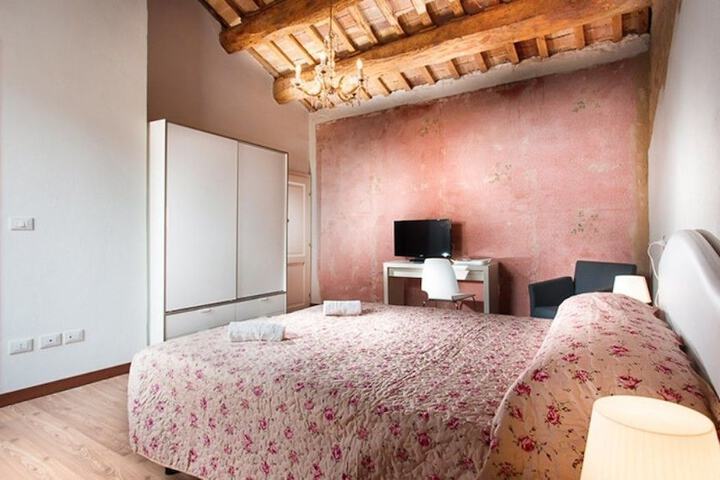 Room 3 of 51