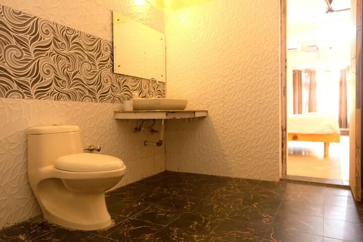 Room 15 of 31