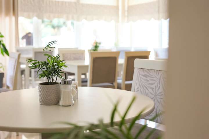 Dining 51 of 71
