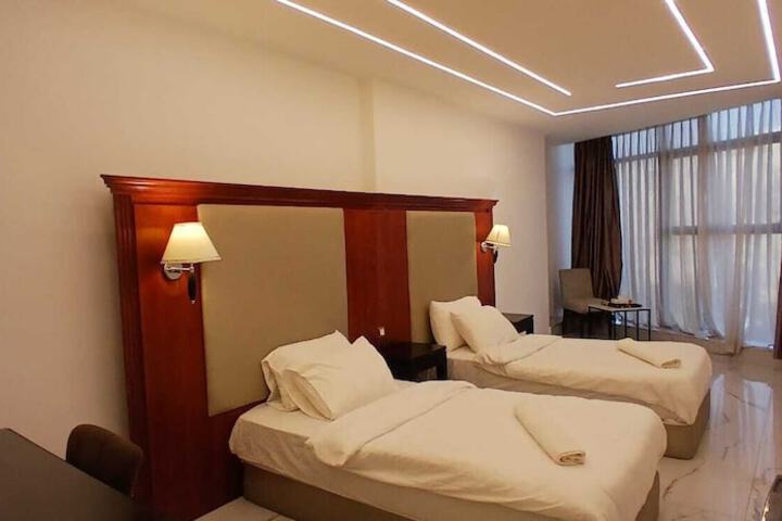 Room 8 of 17