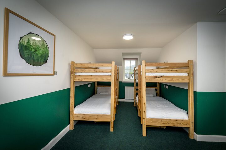 Room 32 of 77
