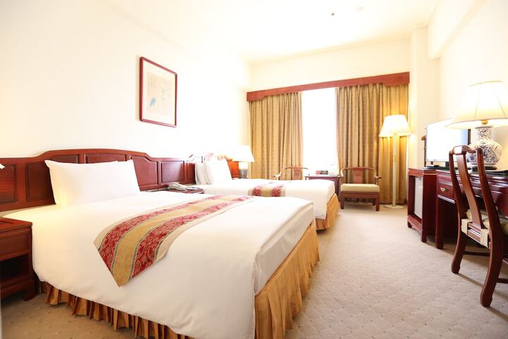 Room 9 of 43