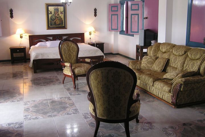 Room 25 of 32