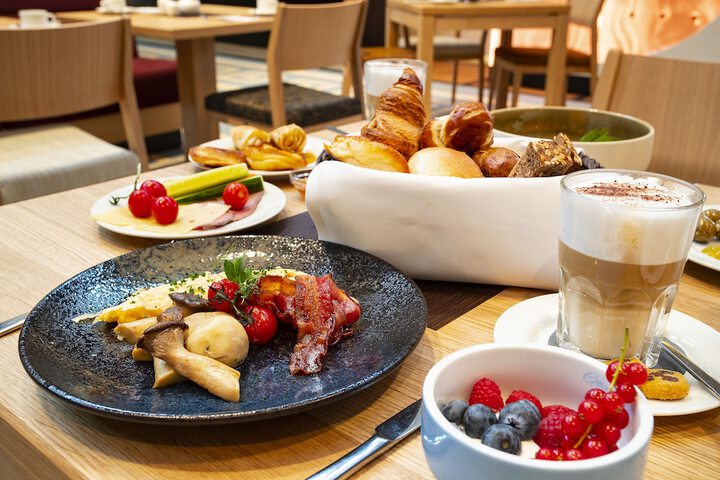 Breakfast/Coffee Service 48 of 67