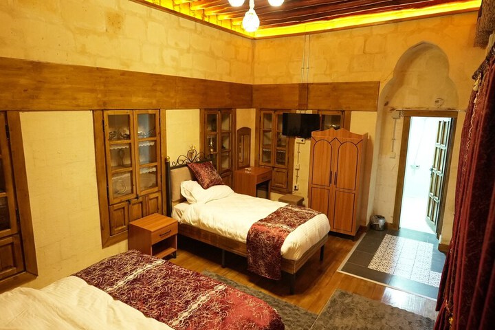 Room 12 of 23