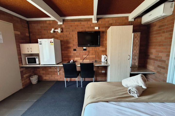 Room 21 of 43
