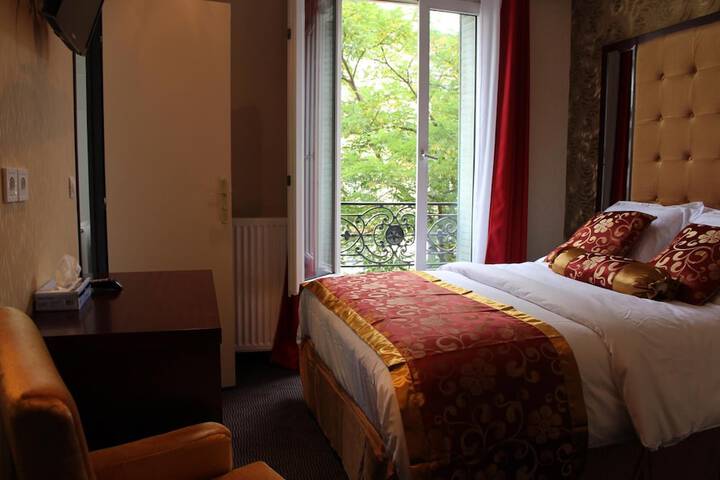 Room 15 of 36