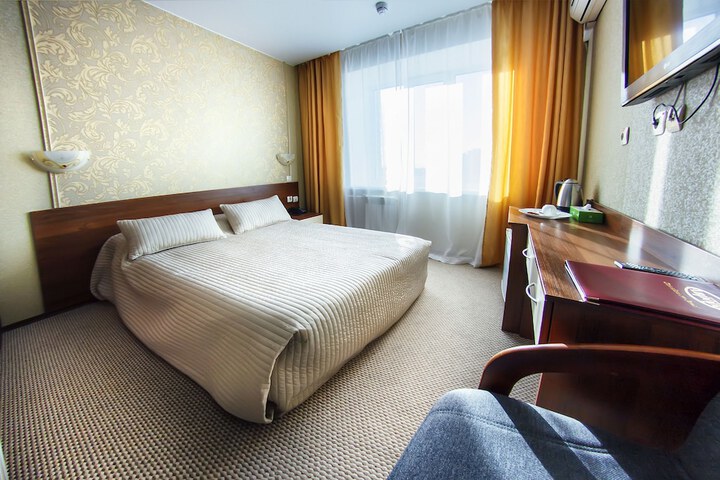 Room 5 of 94