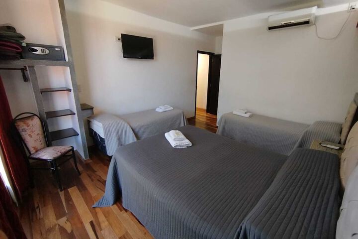 Room 16 of 38