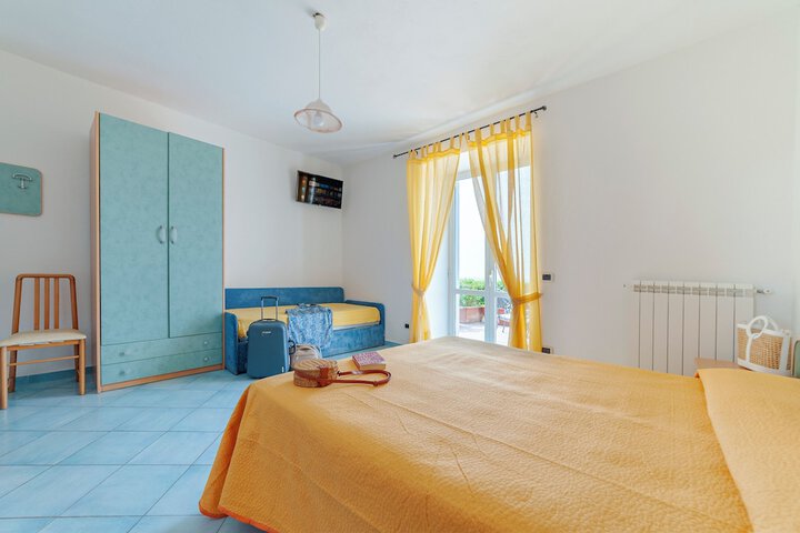 Room 27 of 63