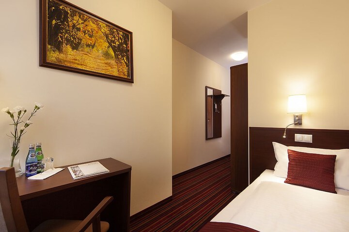 Room 3 of 54