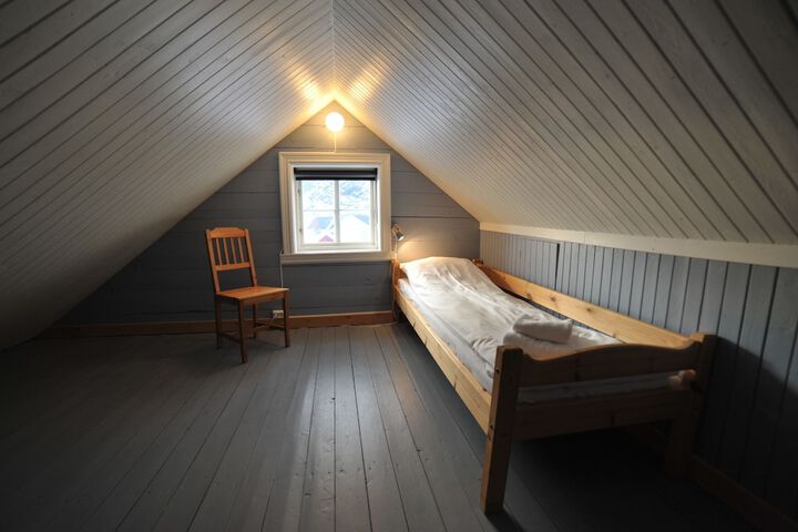 Room 17 of 142