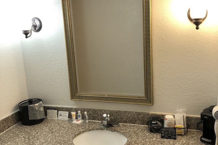 Room 52 of 90