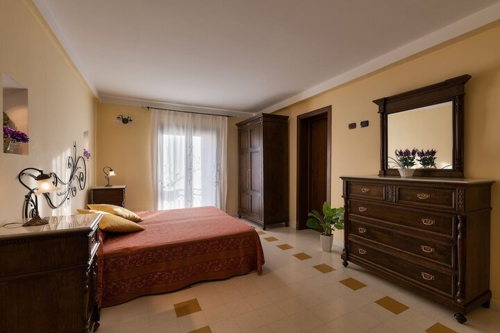 Room 6 of 54