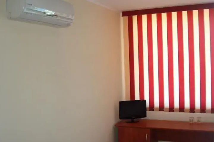 Room 12 of 17