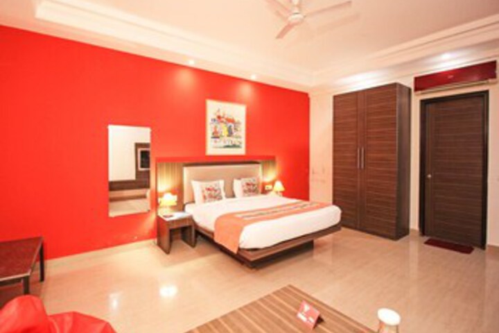 Room 17 of 19