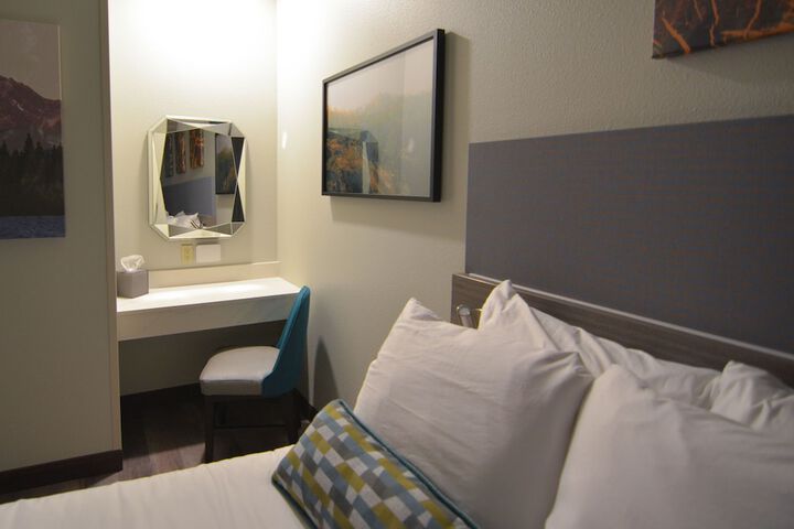 Room 5 of 28
