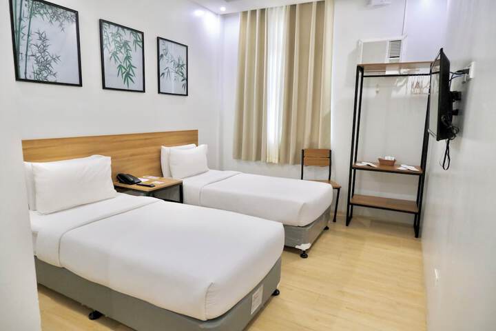 Room 12 of 23
