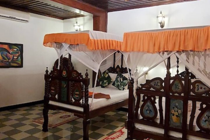 Room 9 of 43