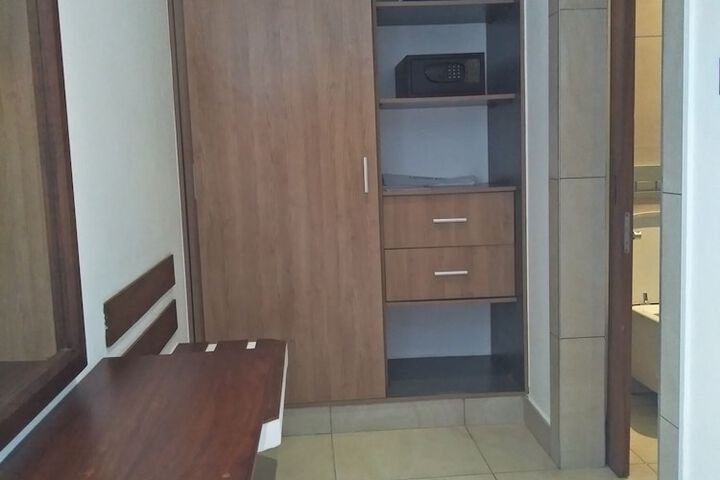 Room 38 of 76