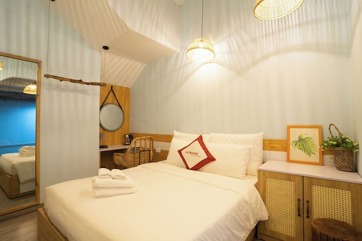 Room 3 of 49