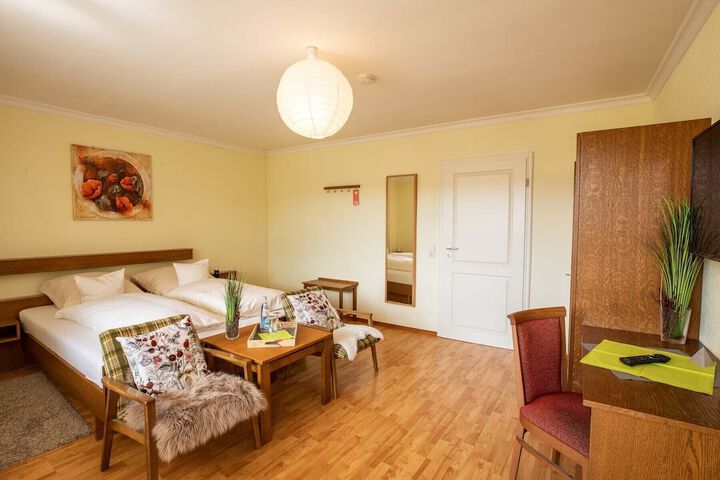 Room 6 of 26