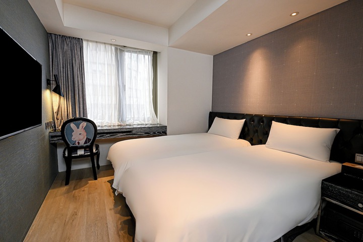 Room 51 of 146