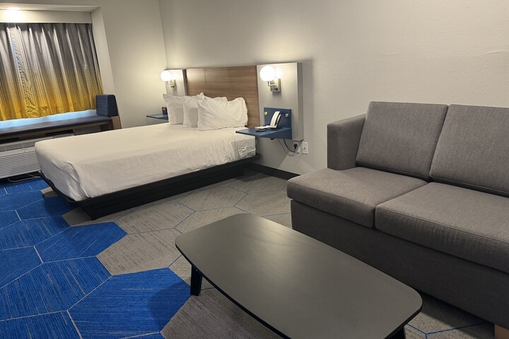 Room 13 of 50