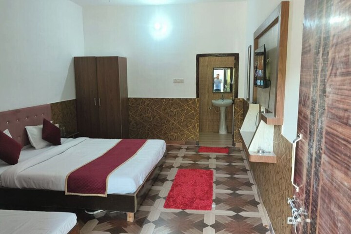 Room 3 of 39