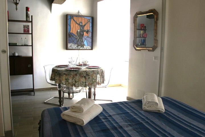 Room 51 of 142