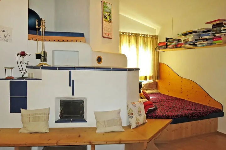 Room 4 of 15