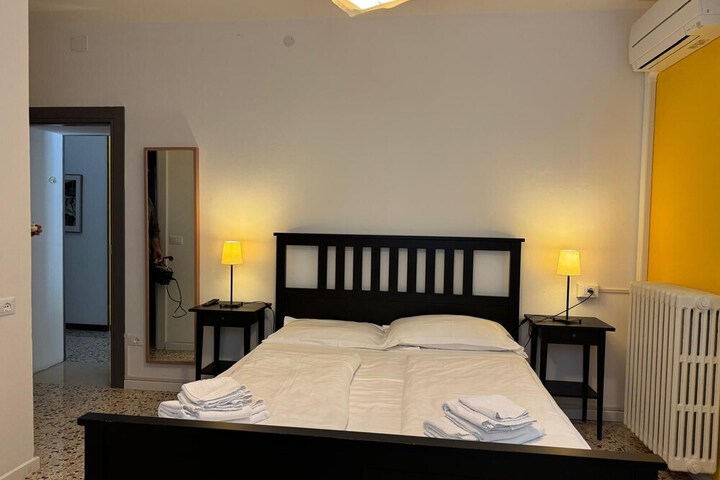 Room 48 of 158