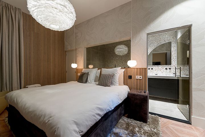 Room 15 of 65