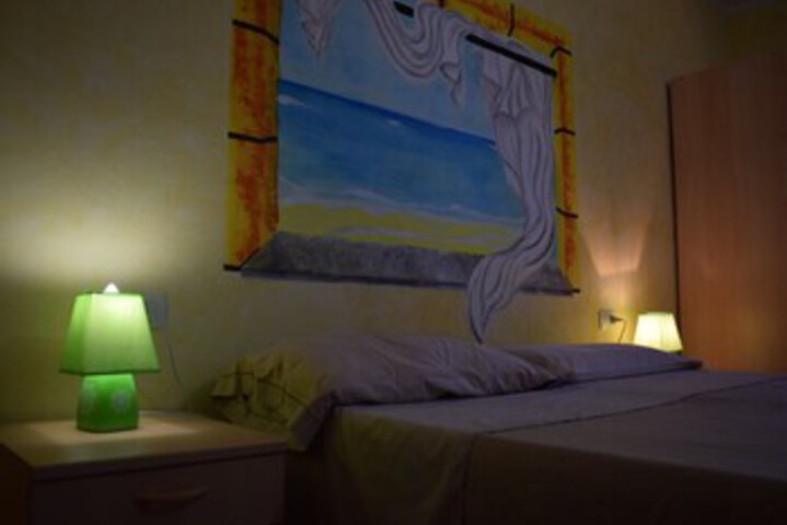 Room 53 of 76