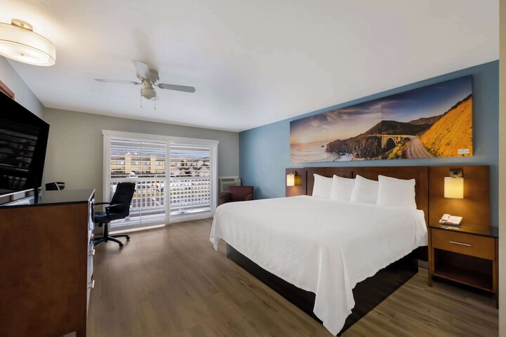 Room 26 of 65