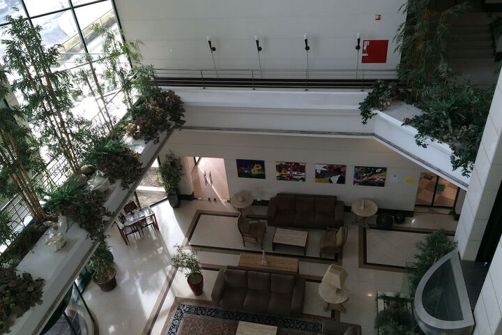 Guest Lobby