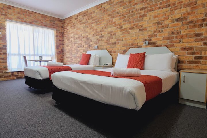 Room 32 of 63