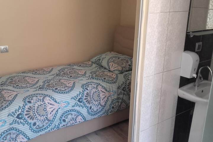 Room 16 of 47